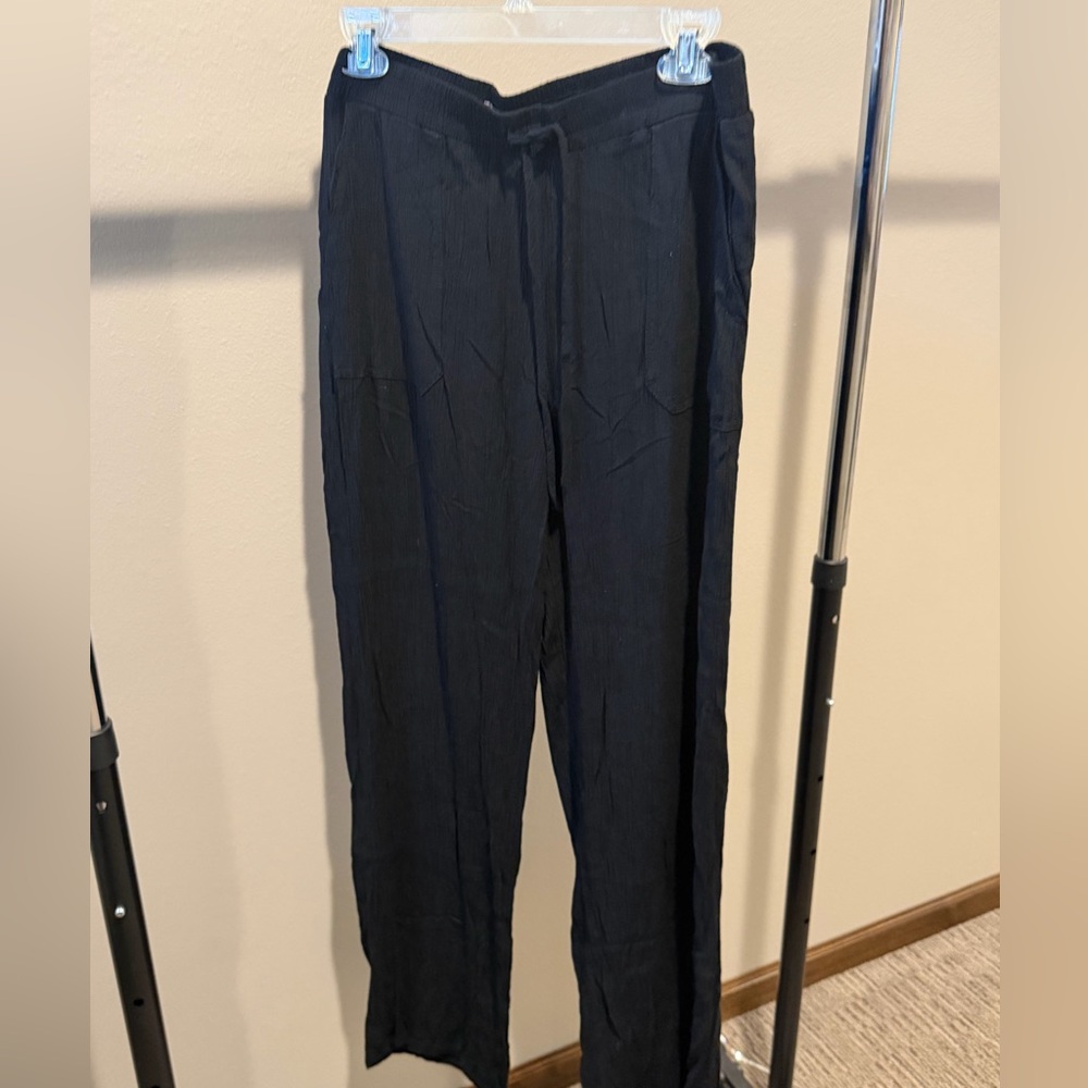 Maurices women’s  flowy  Black  drawstring pants/ drawstring is for looks only